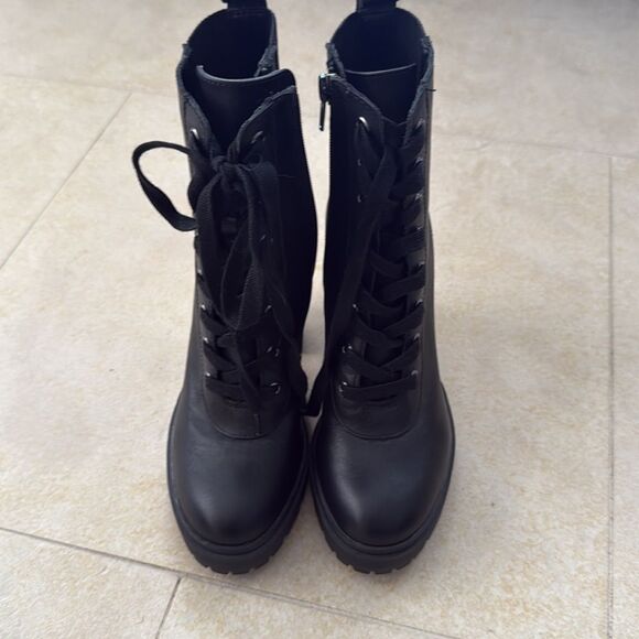 STEVE MADDEN - Black Lace-Up Ankle Boots - Size 6.5 Leather Boots - WORN ONCE - Picture 2 of 6